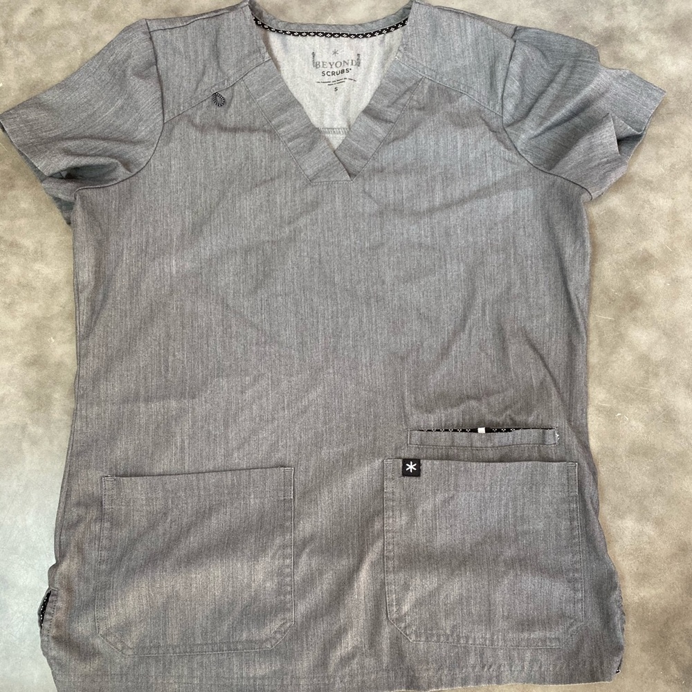 Scrub top